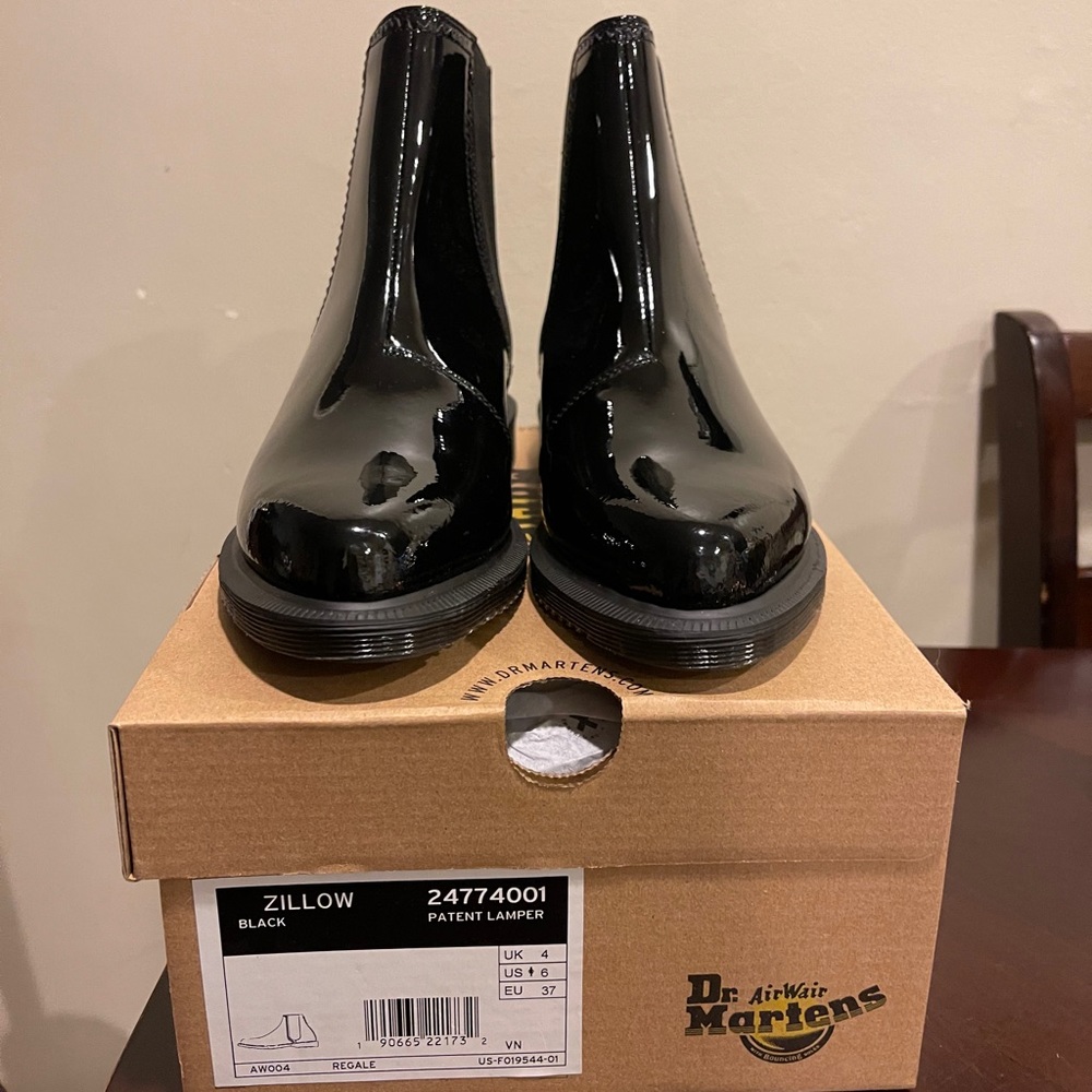 NEVER WORN NEW Doc Martens - Picture 2 of 7